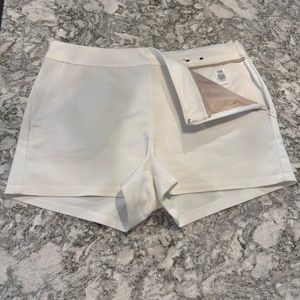 Express | Mid-rise Cotton Blend Shorts | White | Size: 8